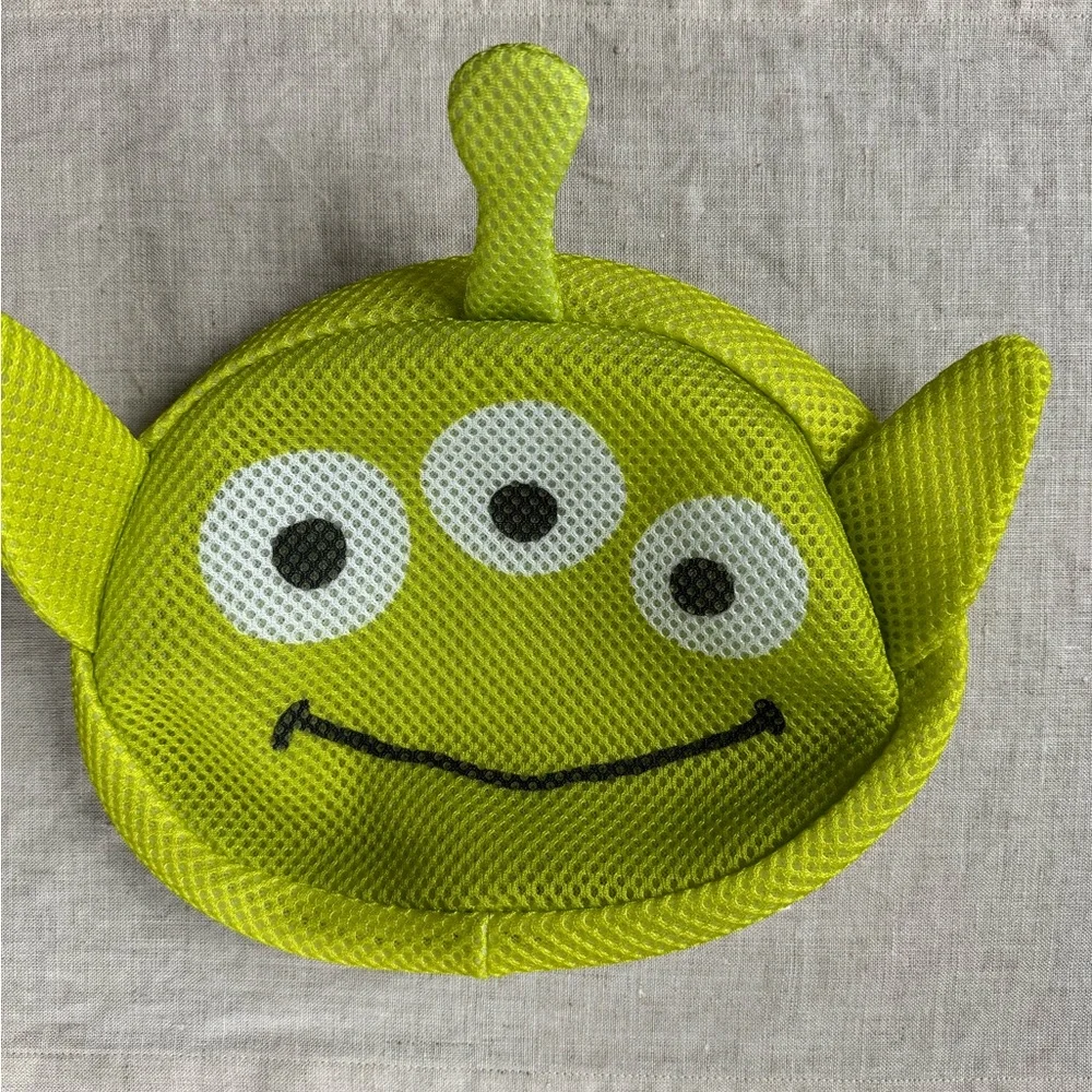 Daiso Green Alien Mesh Storage Pouch